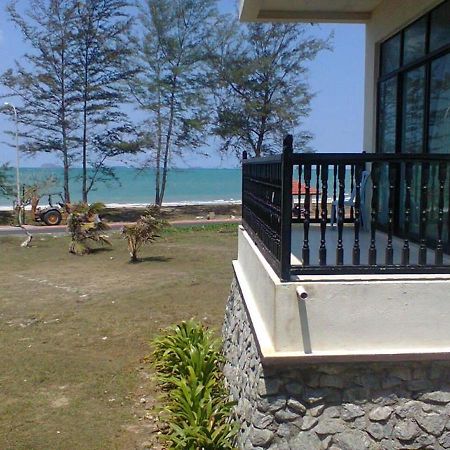 Mersing Beach Resort Bagian luar foto